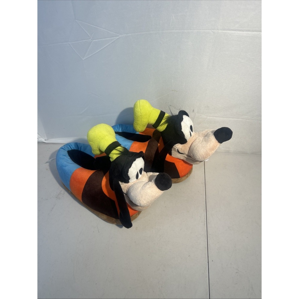 Disney Goofy Slippers M/L | Happy Feet Plush 3D Character